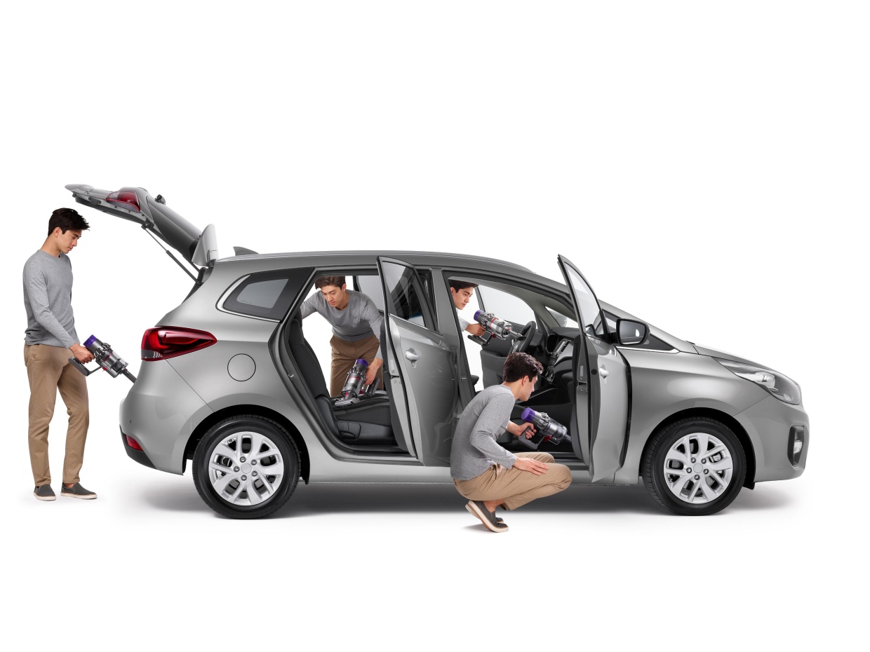 Автокөлікті шаңсорғыштың көмегімен тазалау