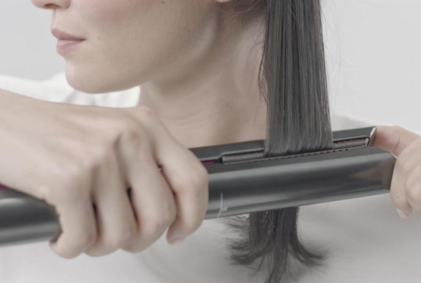 Как правильно сделать укладку на выпрямитель Dyson Corrale?